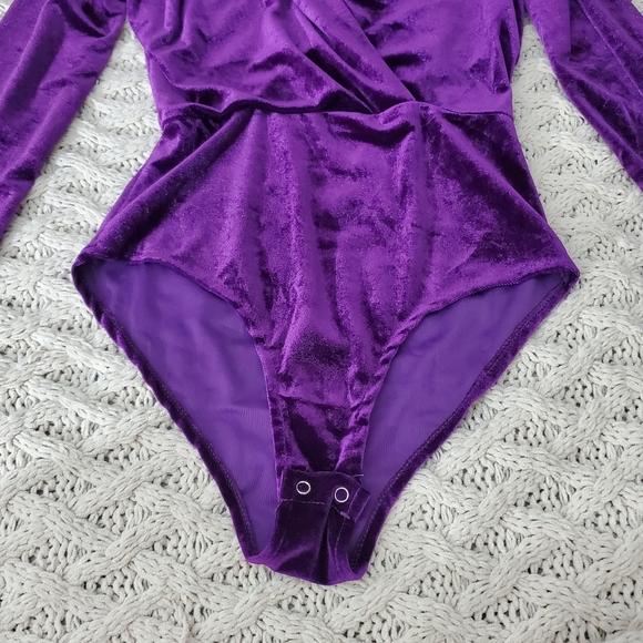 HOUSE OF HARLOW 1960 Purple Velvet Surplice Long Sleeve Stunning Bodysuit - Picture 8 of 8